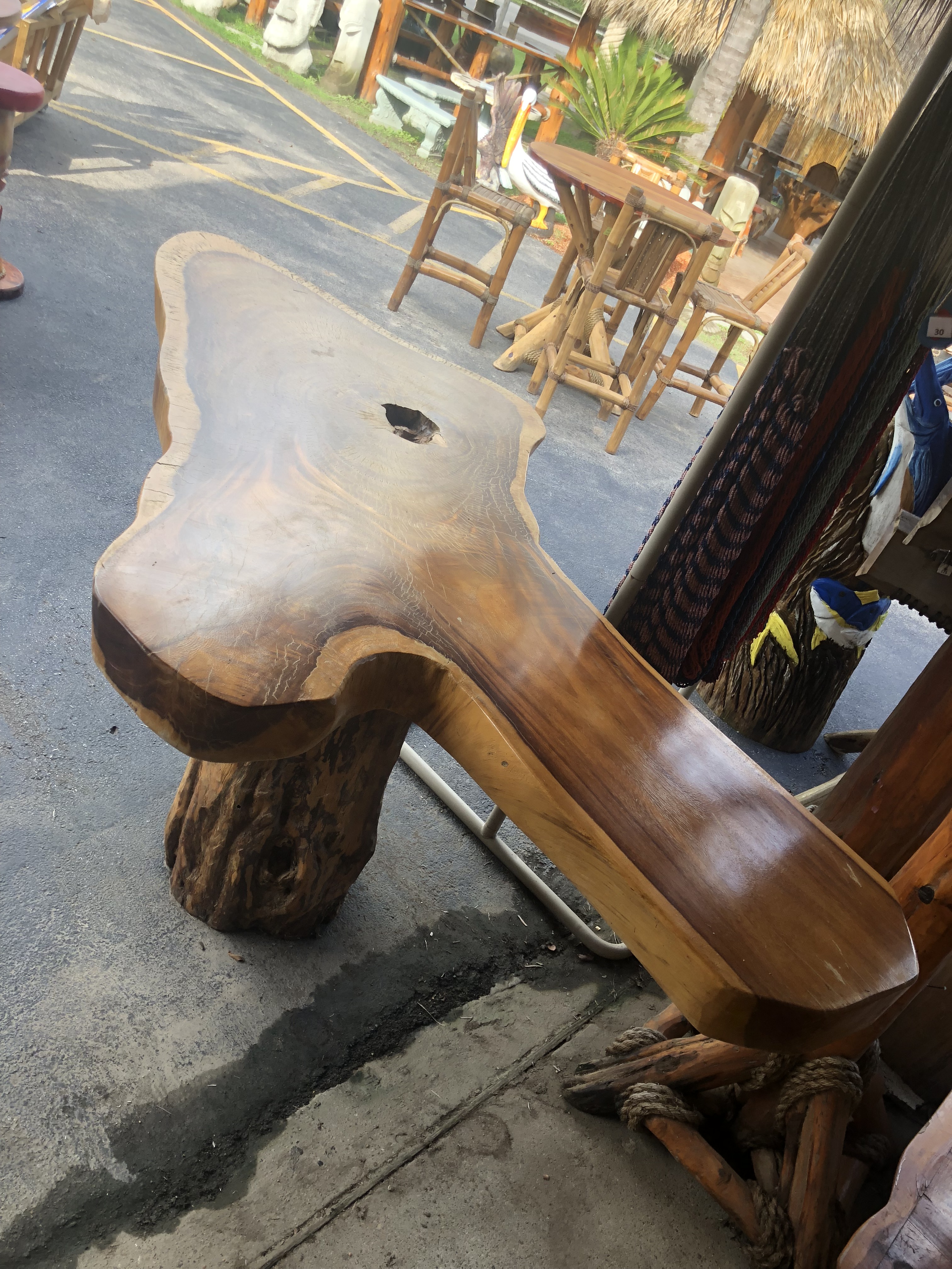 Guanacoste Table