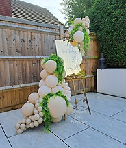 Easel Garland