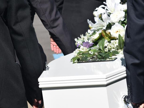 Tras asistir a funeral, familia se contagia y muere de Covid-19