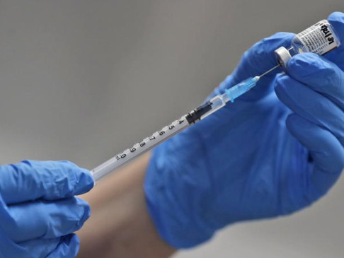 Vacuna de Pfizer es efectiva contra nuevas cepas de coronavirus