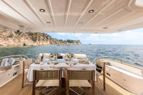 Amani 72ft Motoryacht Ibiza Botafoc Private yacht charter