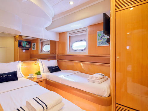 Lady L Motoryacht  Private Luxury charter Athens 