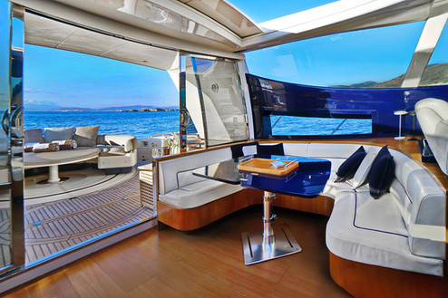 Sea U Motoryacht Private Luxury charter Athens 