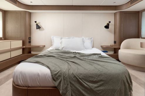 Princess M Motor yacht charter Croatia daycharter Lav