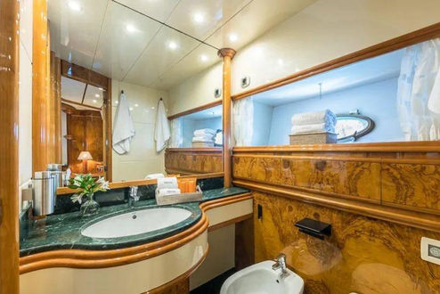 Amani 72ft Motoryacht Ibiza Botafoc Private yacht charter