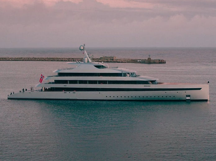Aurora Borealis - Savannah Superyacht | Credit Netflix