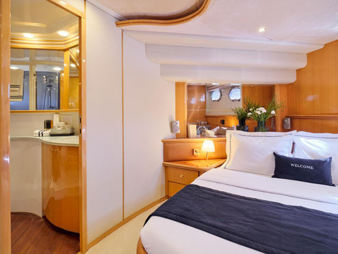 Lady L Motoryacht  Private Luxury charter Athens 
