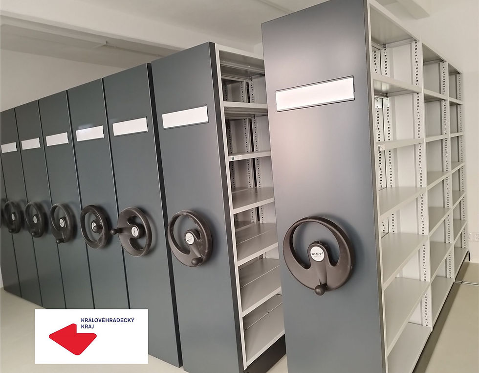 Regálový posuvný systém