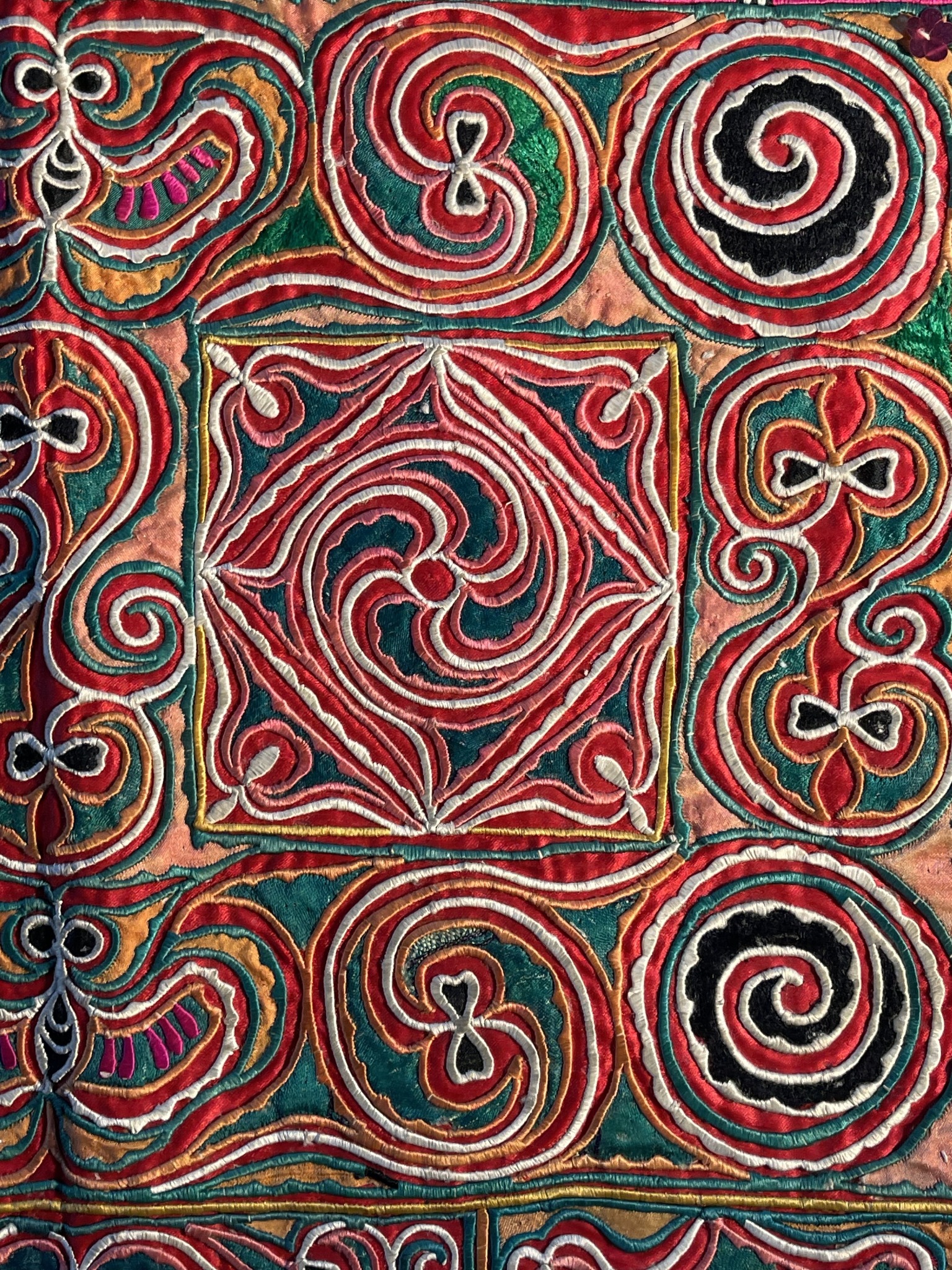 Traditional Miao embroidery · Curves and composition