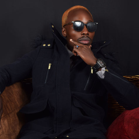 Beneath the Fame - Holly Honest (Artist)