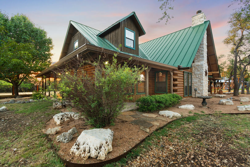 Camp-David-Retreat-Dripping-Springs-TX-accommodations, lodge, rooms, views, kitchen, 