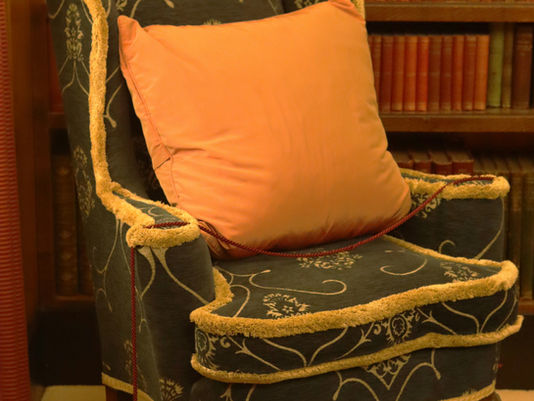 Why Upholstered Furniture is Suited to Care Homes