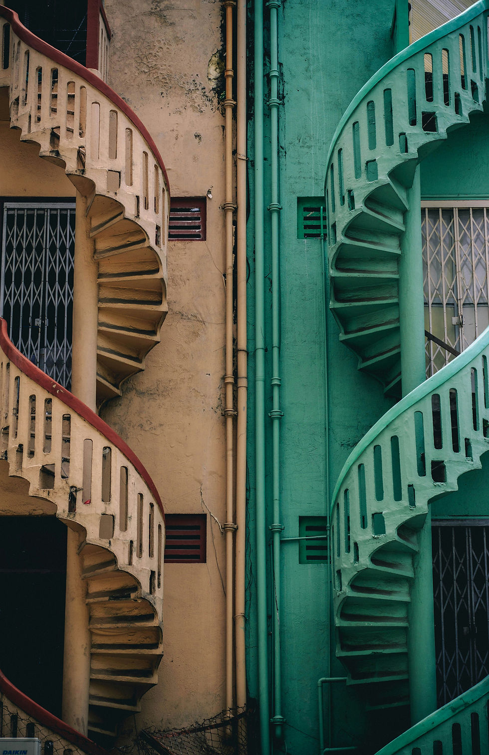 gregoire-jeanneau-0StwxZ4NigE-unsplash (1).jpg