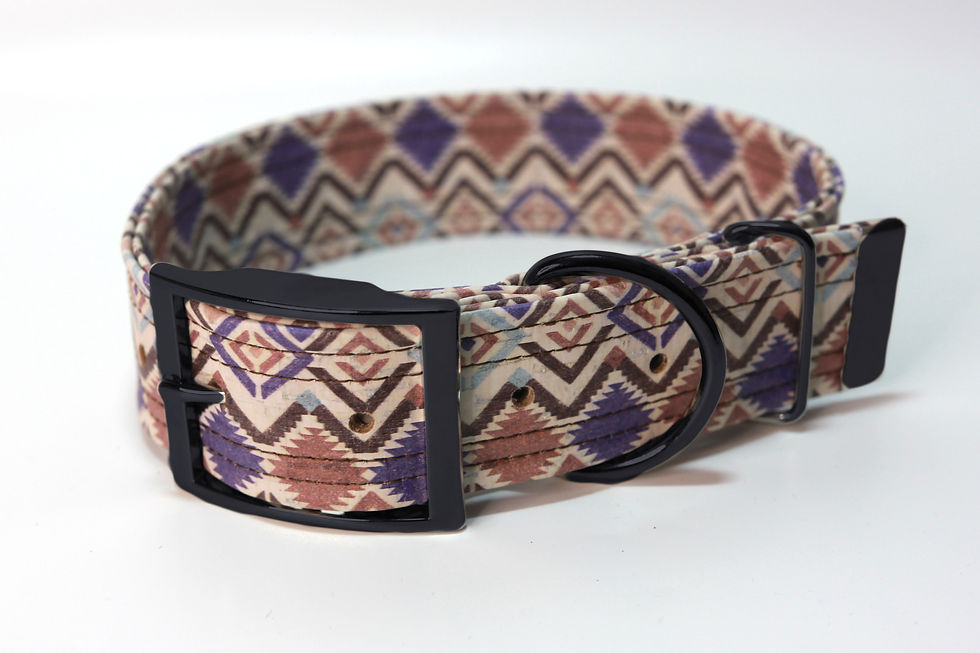 Hundehalsband mit ethnischem Muster