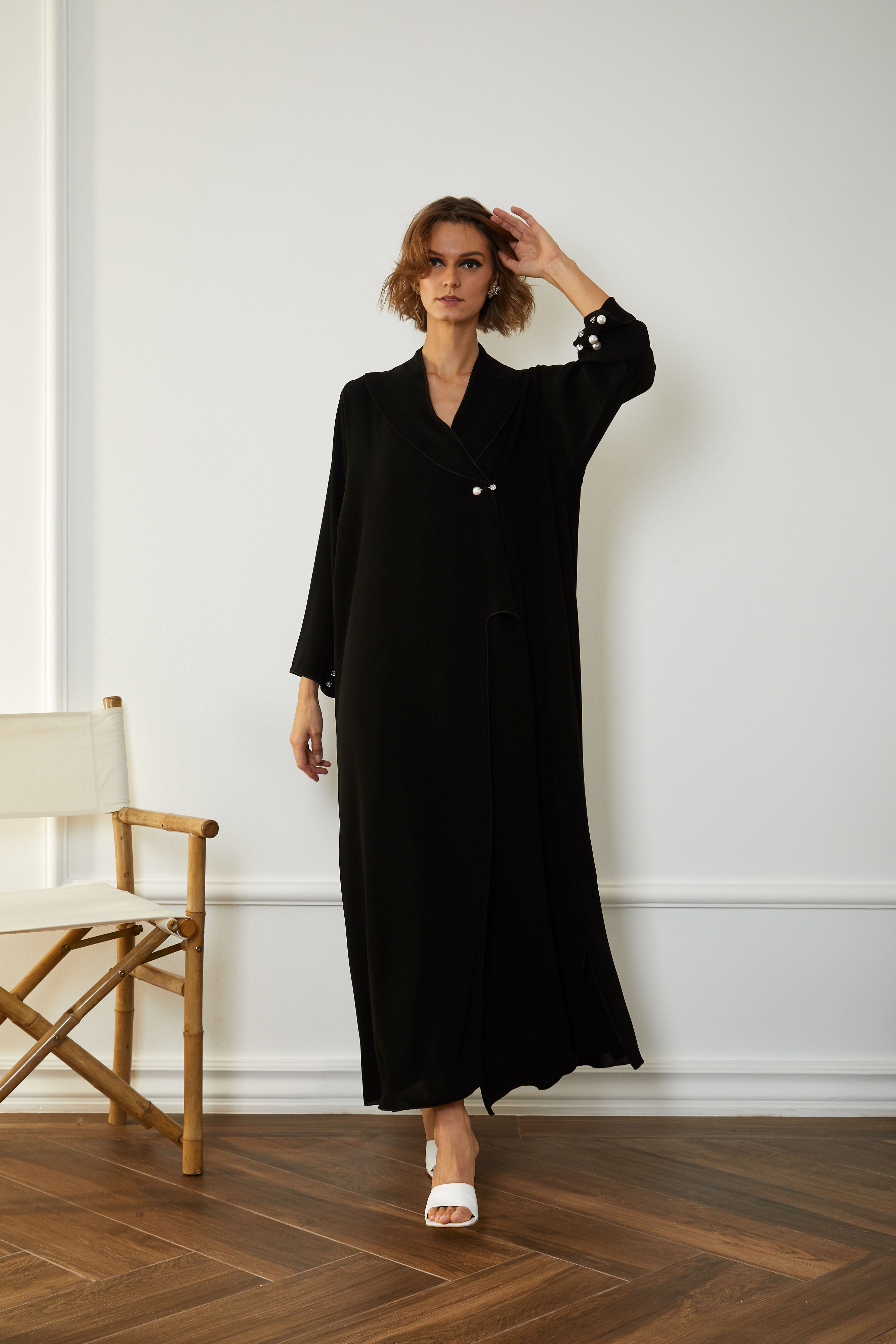 The crystal button black jacket abaya