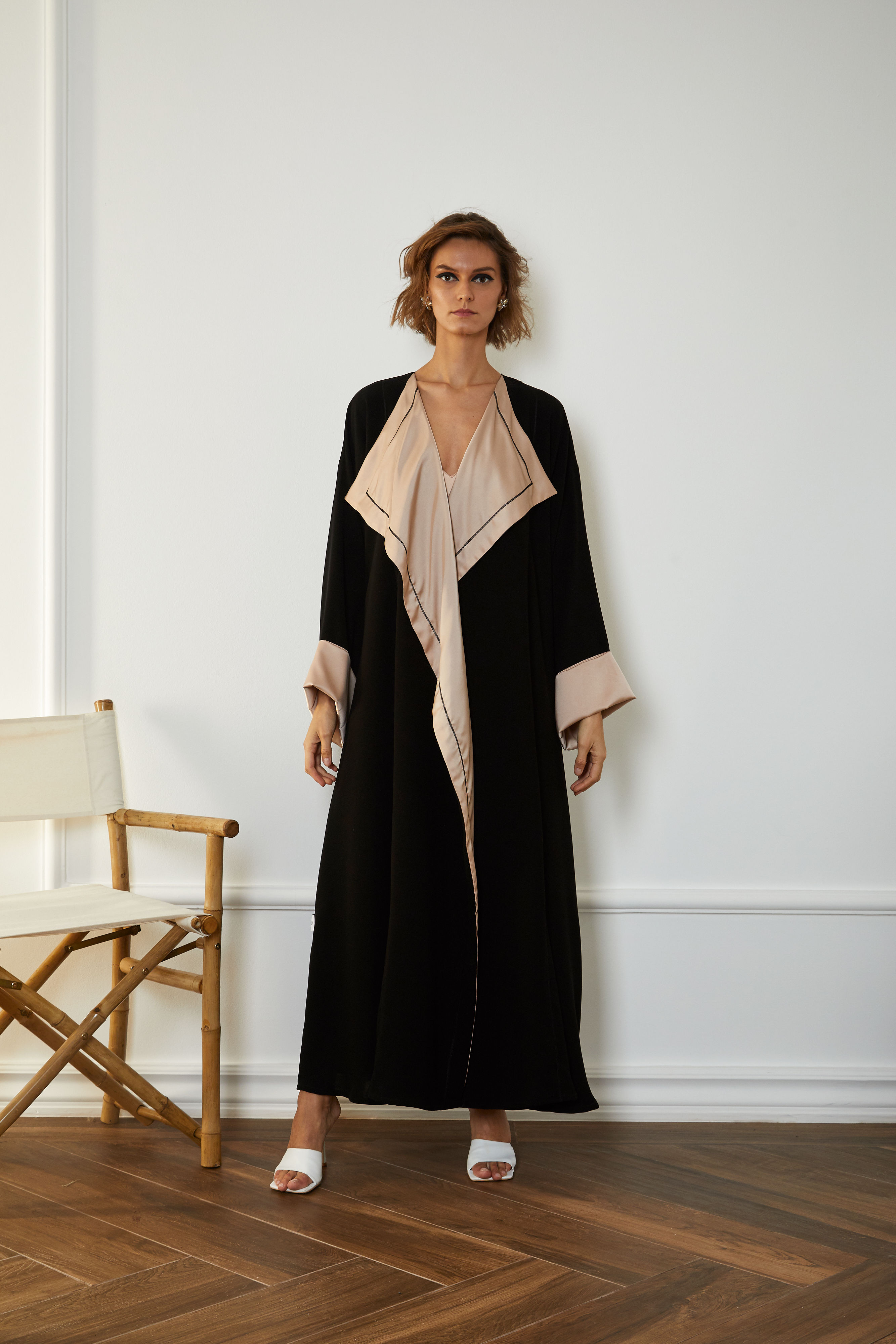 The oversized silk collar