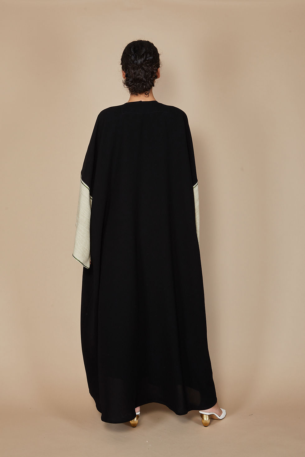 Thumbnail: Box cut in Maria embroidered linen