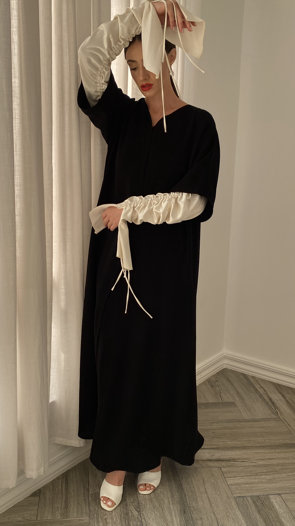 الصورة المصغرة: Keira in white