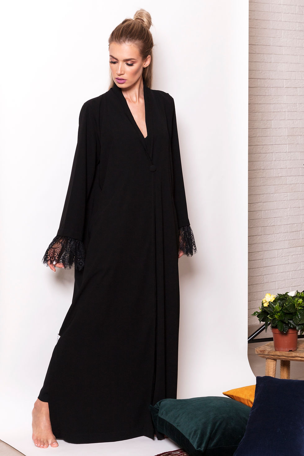 Thumbnail: Jacket Abaya with lace