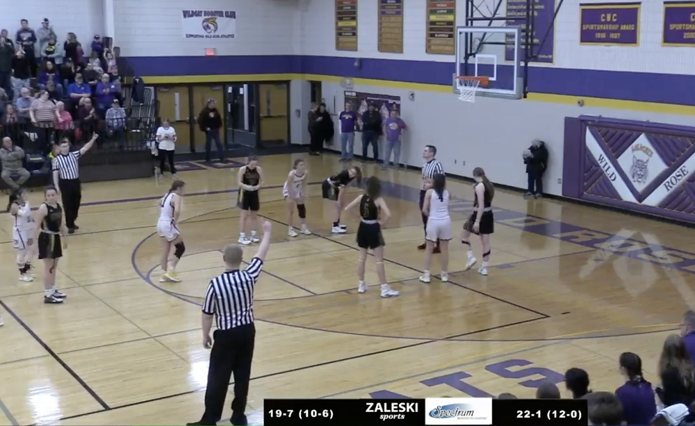 EDGAR SURVIVES WILD FINISH TO SLIP PAST WILD ROSE IN D5 GIRLS