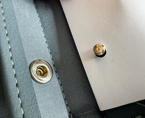 porte-addition-simili-cuir, porte-addition-cuir, porte-addition-hotel, porte-addition-restaurant, porte-addition, porte-addition-haut-de-gamme, porte-addition-luxe, porte-addition-restaurant-michelin, porte-addition-restaurant-etoile, porte-addition-restaurant-gastronomique, porte-addition-cuir-restaurant, porte-addition-sur-mesure, porte-addition-dorure, porte-addition-personnalise, porte-addition- restaurant-gastro, porte-menu-restaurant, porte-menu-cuir, support-hotel-restaurant, carte-restaurant, carte-bar, carte-cuir