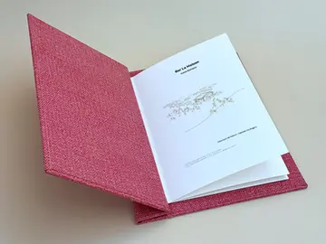 porte-menu, protege-menu, carte-des-vins, carte-des boissons, carte-de-restaurant, carte-des-mets, carte-des cocktails, protege-menu-carte-des-mets, protege-menu-simili-cuir, protege-menu-sur-mesure, protege-menu-dorure, dorure-a-chaud, marquage-a-chaud, porte-menu-en-cuir, porte-menu-en-simili-cuir, porte-menu-restaurant-michelin, porte-menu-haut-de-gamme, porte-menu-restaurant-gastro, porte-menu-restaurant-gastronomique, beau-porte-menu, porte-menu-quali, porte-menu-luxe, porte-menu-design, porte-menu-vis, porte-menu-elastique, porte-menu-encoches