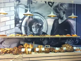 Impression-numerique, papier-peint-personnalise, papier-peint-impression-numerique, creation-papier-peint, personnalisation-papier-peint, impression-directe-sur-plexiglas, impression-numerique-sur plexi, dibond, impression-sur-dibond, signalétique, decoration-murale, impression-nunerique-annecy, impression-numérique-sur supports, habillage-ascenceur, covering-ascenceur, covering-voiture, habillage-voiture, sticker-ascenceur, personnalisation-ascenceur, agencement-bureaux, decoration-numerique-bureaux