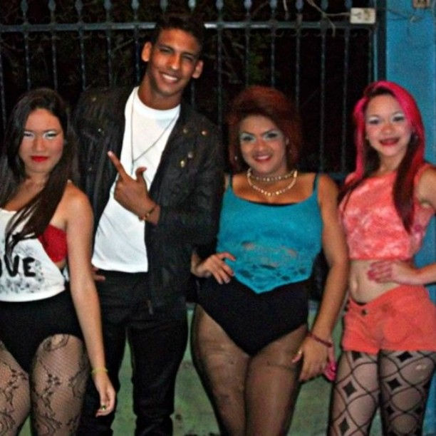 Instagram - Mi hermoso y pequeño equipo de trabajo ♡.jpg