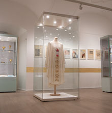 KI VOLT SZENT II. JÁNOS PÁL PÁPA? - A SZÉKESFEHÉRVÁRI KIÁLLÍTÁS MARGÓJÁRA