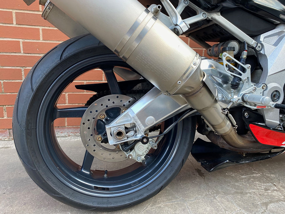 Thumbnail: Aprilia RSV1000R 2004