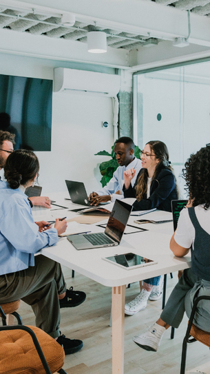 How Forward-Thinking Leaders Use Technology to Inspire Their Teams