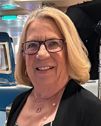 diane schutz headshot.jpg