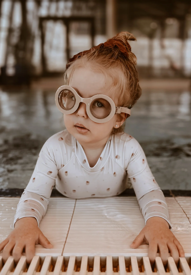 Miniature : Maillot anti UV Ariella 'Fraises' - Mrs Ertha