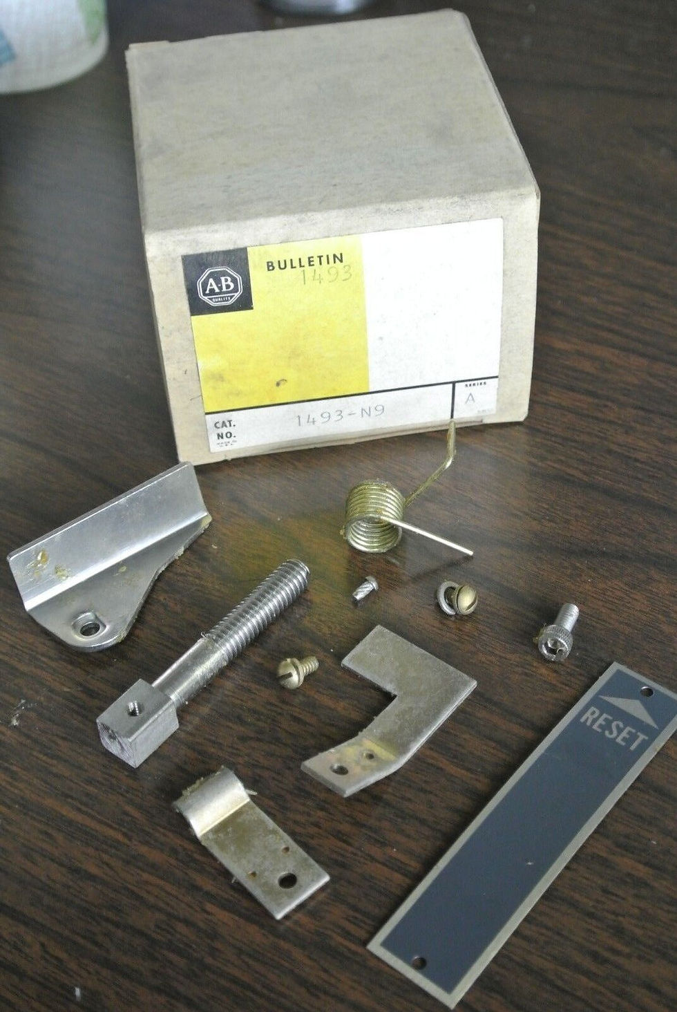 ALLEN-BRADLEY 1493-N9 - OVERLOAD RELAY RESET KIT for STARTER - NEW SURPLUS