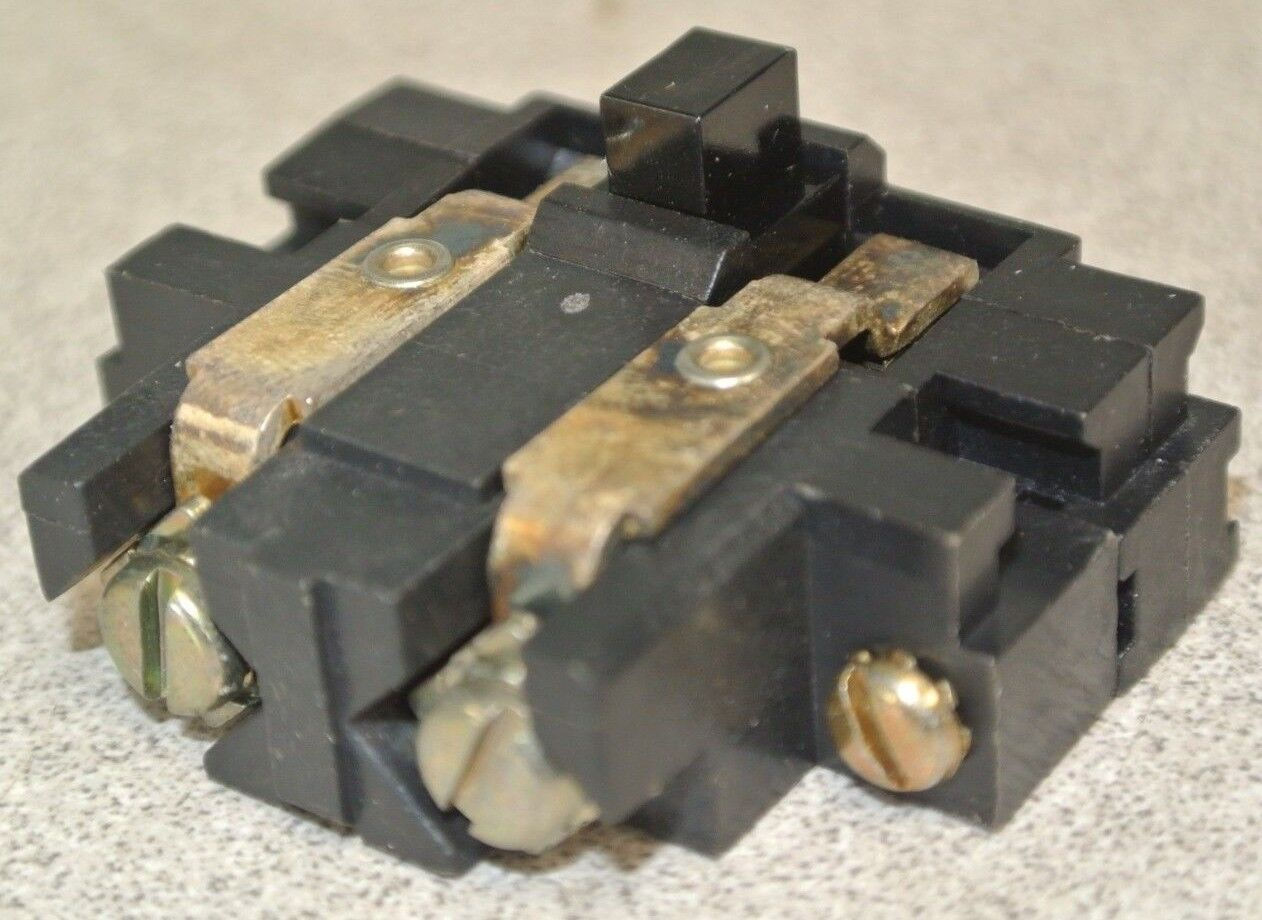 ALLEN-BRADLEY 595-A34 AUXILIARY CONTACT / 1 NO 1 NC / for SIZES 3-4 O/L RELAY