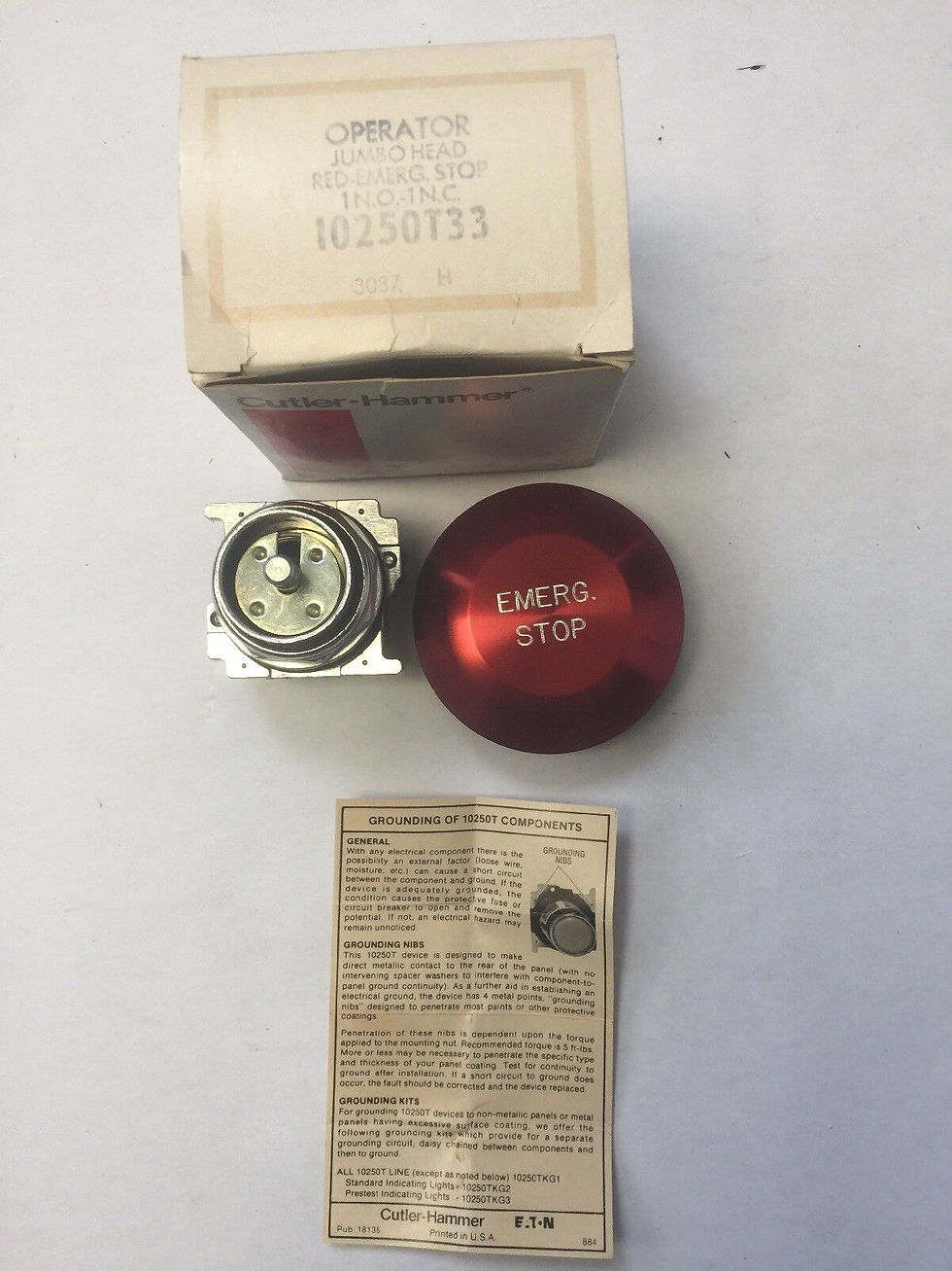 CUTLER HAMMER 10250T33 OPERATOR JUMBO HEAD RED EMERGENCY STOP 1 N.O. 1 N.C.