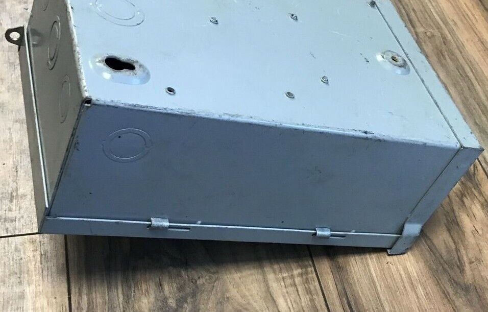 Thumbnail: CROUSE-HINDS HU361AW HEAVY DUTY SAFETY SWITCH 30A 600VAC 3 POLES MODEL 4