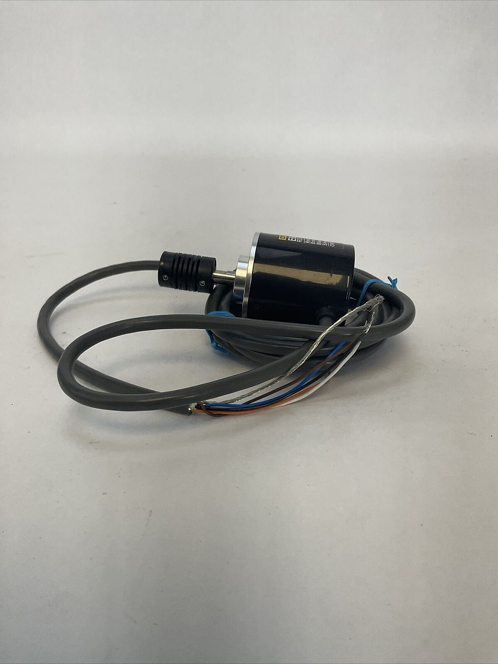 Thumbnail: OMRON E6B2-CWZ6C ROTARY ENCODER 5-24VDC 1000P/R
