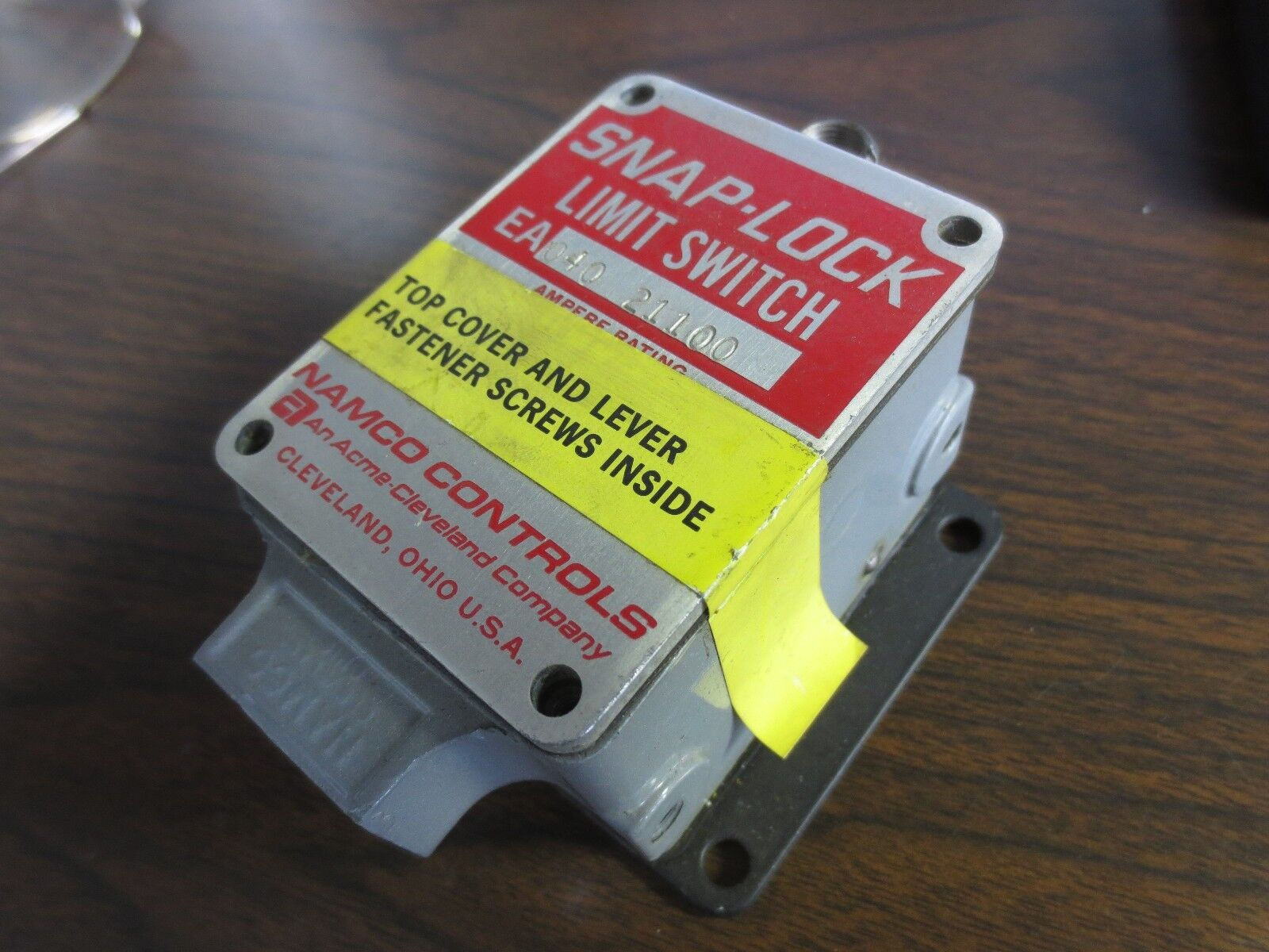 NAMCO EA040-21100 SNAP-LOCK LIMIT SWITCH - NEW SURPLUS