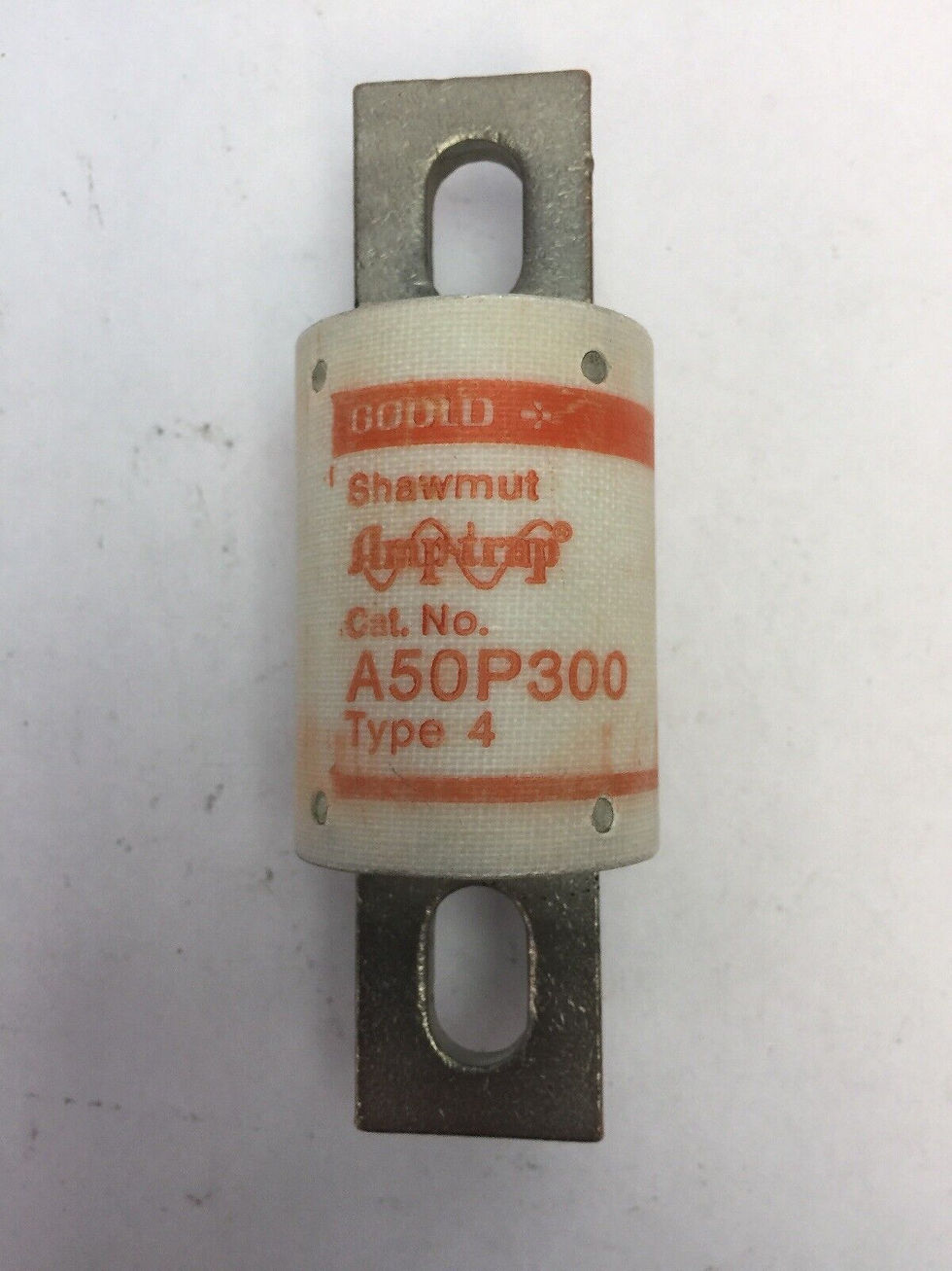 GOULD SHAWMUT AMPTRAP A50P300 FUSE 300 AMP 500 VOLTS TYPE 4