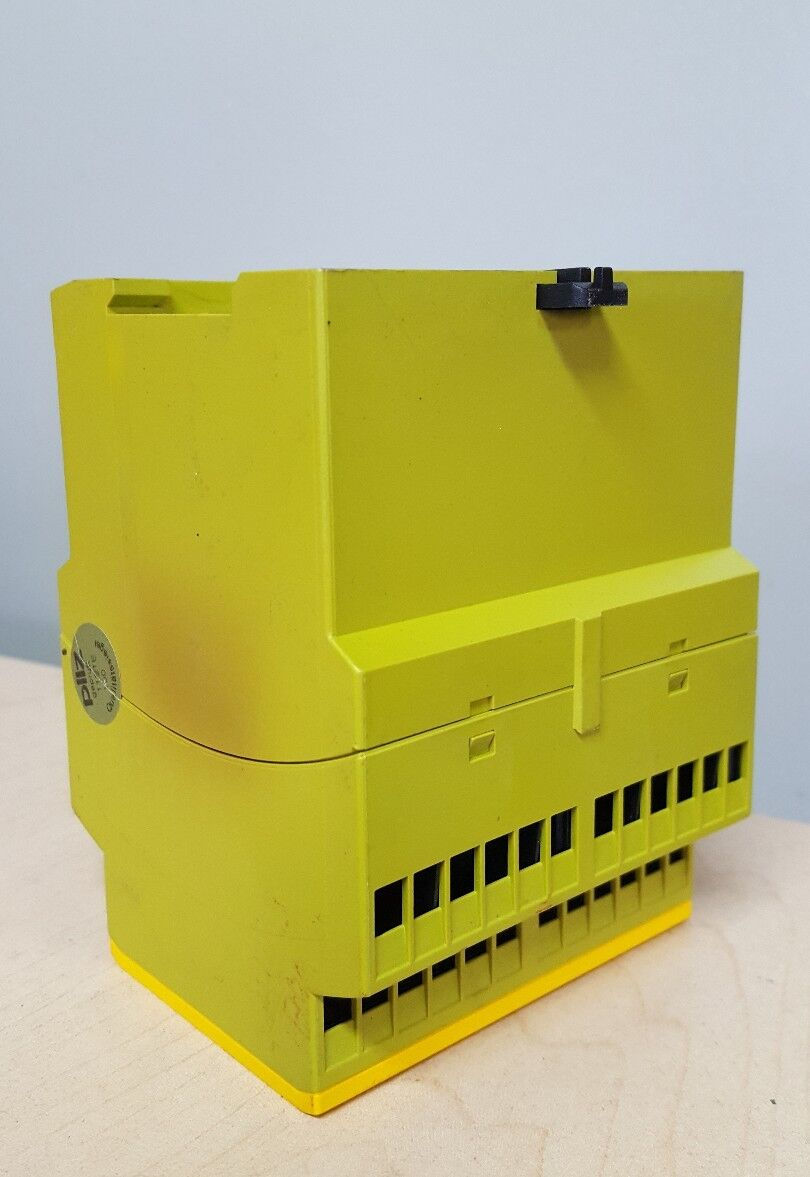 Thumbnail: PILZ  774150 PZE  9P 24VACDC 8n/o 1n/c Safety Relay