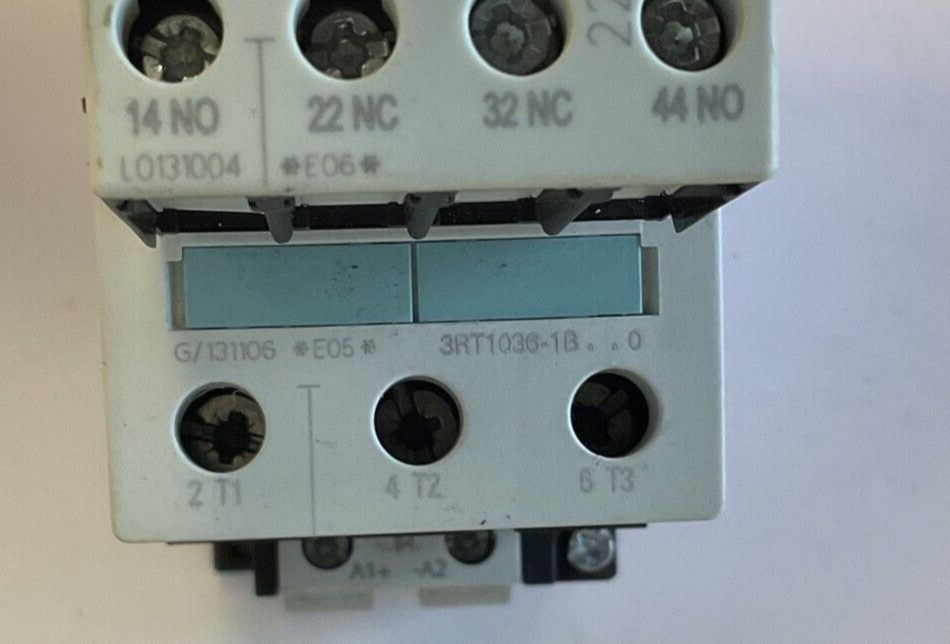 Thumbnail: SIEMENS 3RT1036-1BB40 CONTACTOR 24VDC W/3RH1921-1HA22 CONTACT BLOCK