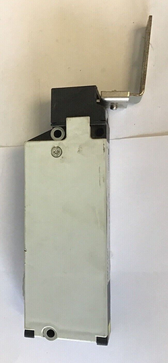 Thumbnail: RITTAL SZ 2418 SAFETY DOOR INTERLOCK 24VDC 400V 4KV
