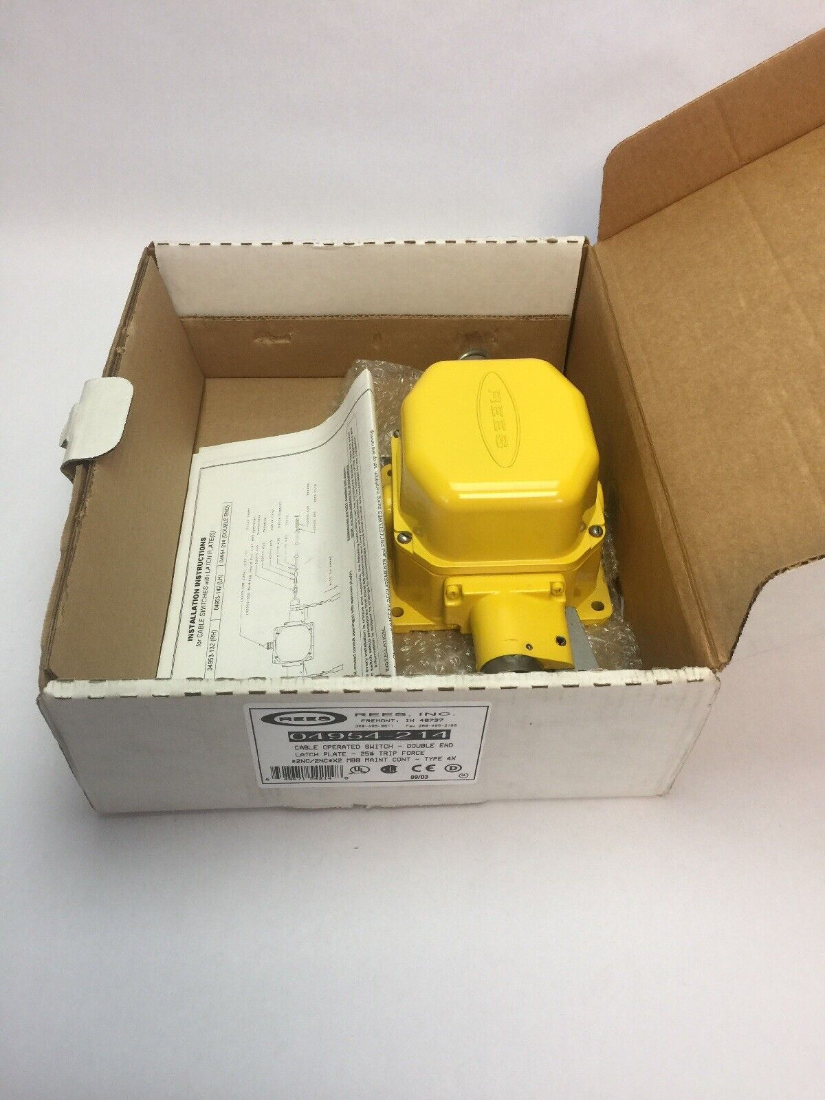 REES 04954-214 CABLE OPERATED SWITCH DOUBLE END LATCH PLATE 25# TRIP FORCE *2NO/