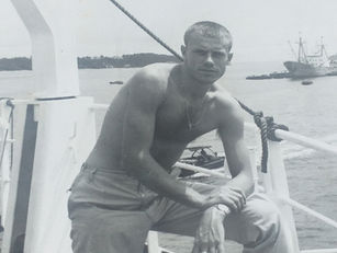 TE ESCOGIÓ UN POEMA DE CERNUDA, STEERSMAN