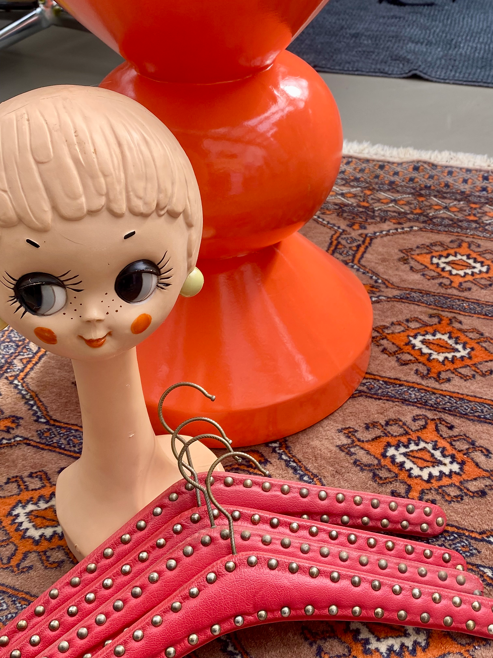 Thumbnail: Vintage Set Kledinghangers Rood (5 stuks)