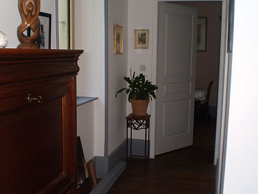 Couloir vers la chambre_edited.jpg