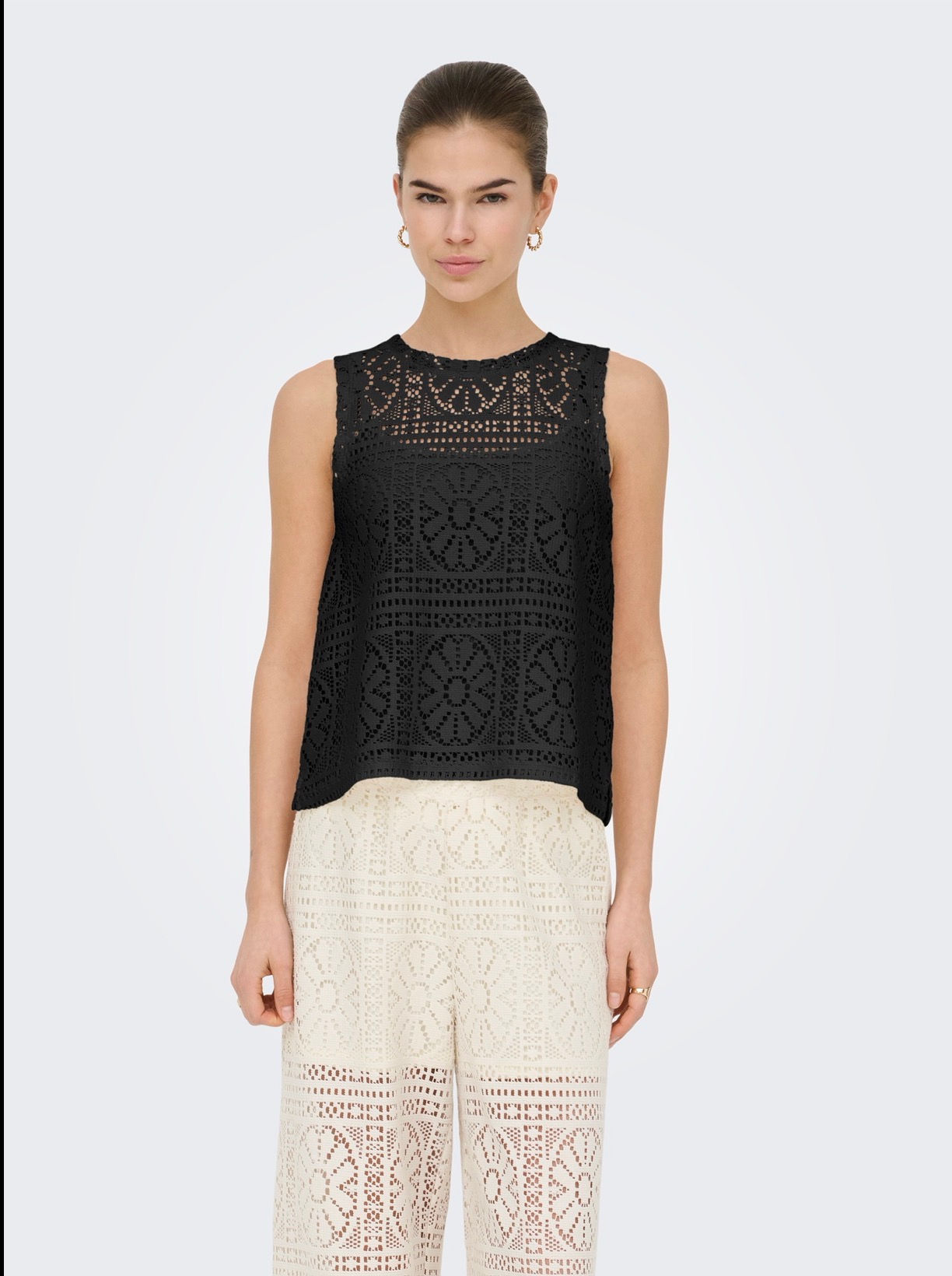 Onllian lace tank