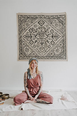 Wallhanger Sarah Rosa Helfen Tattoorituals.jpg