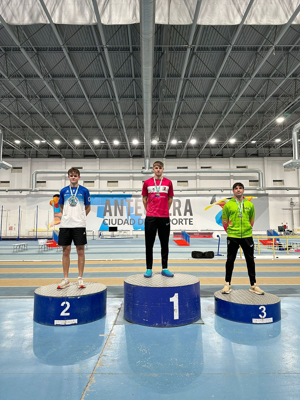 Alberto Martínez de Morentín campeón de Andalucía sub 23 en salto de longitud ST